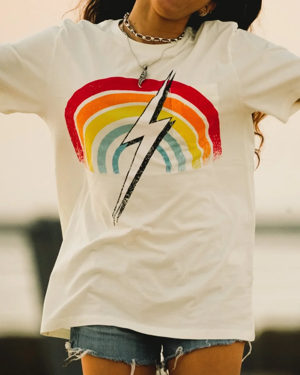 T-SHIRT REGULAR RAINBOW EM ALGODÃO ORGÂNICO – Image 2